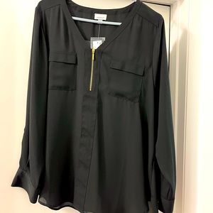 NWT Avenue black blouse